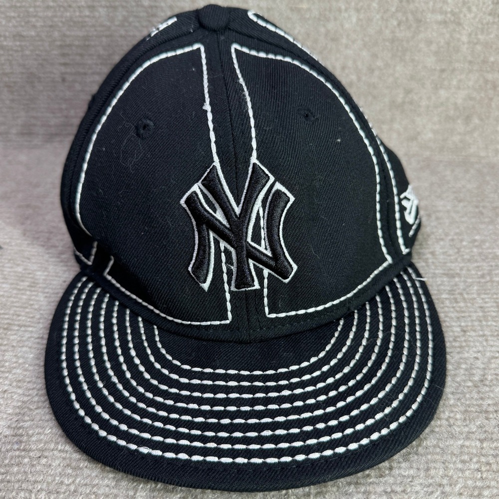 New York Yankees New Era 59FIFTY Fitted Hat Men 7 1/4 Black Contrast Stitch